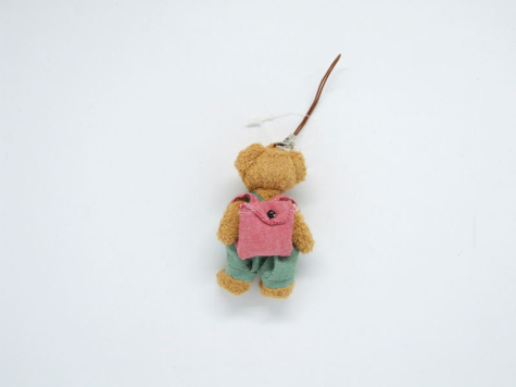 Schlüsselanhänger Bär mit grüner Latzhose