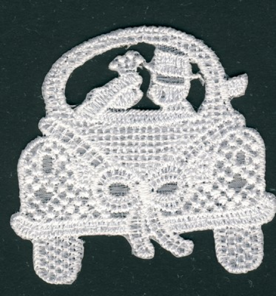 Stickerei Auto mit Brautpaar 5x4 cm - weiß   1 Stück, aufbügelbar