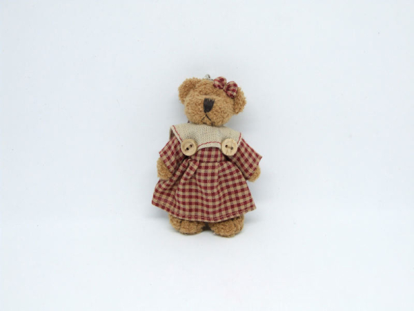 Schlüsselanhänger Bärenmädchen mit rot-braunem Karokleid