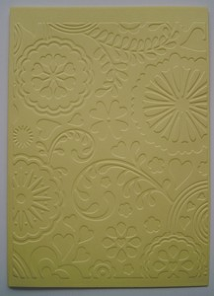 5 Doppelkarten A6 mit Prägemotiv *Floral Fantasy* lichtgelb - 220g/qm
