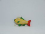 Terracotta-Fisch gelb-grün - mit Öse zum Aufhängen