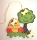 Holzstreuteil <br> Bienenstock mit Baum <br> 6 cm - 1 Stück